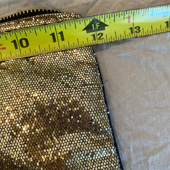 VICTORIA’S SECRET Gold Glitter Fold Over Pouch Clutch Makeup Bag holiday classy - Picture 3 of 4